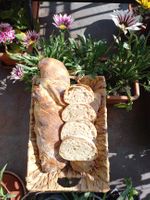 Nakrojený kořenový chléb