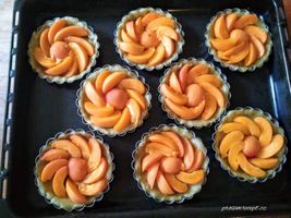 Tartaletky plněné meruňkami - před pečením