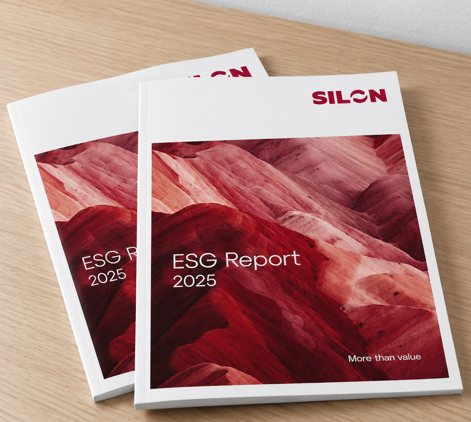 Titulní strana ESG reportu společnosti SILON za rok 2025 s logem SILON