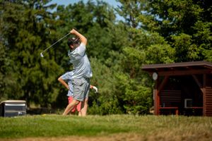 19bcf33e-golf-pysely-20260811-030-kpa.jpeg