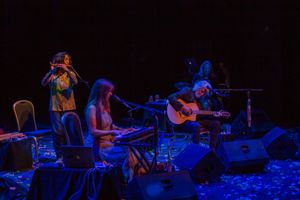 86f44017-deva-premal-051017-032_orig.jpg