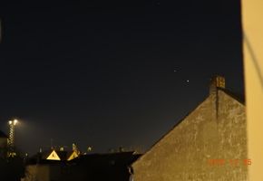 5. prosince. Situace na obloze na Mikuláše o půl sedmé večerní. Fotografováno z Blanického Předměstí