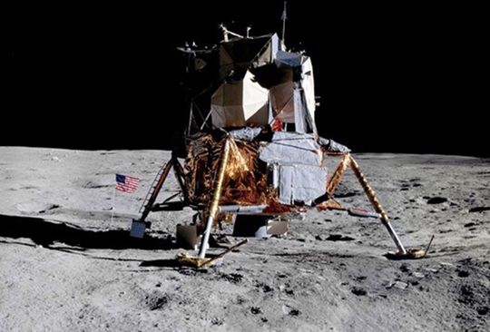 Ohlédnutí za událostmi v únoru: Halleyova kometa, Luna 9, Apollo 14, John Glenn na oběžné dráze