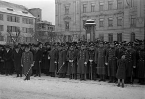 Na snímku je v pozadí rozestavěný Lidový dům i s hvězdárnou. Zdroj: archiv Šechtl a Voseček